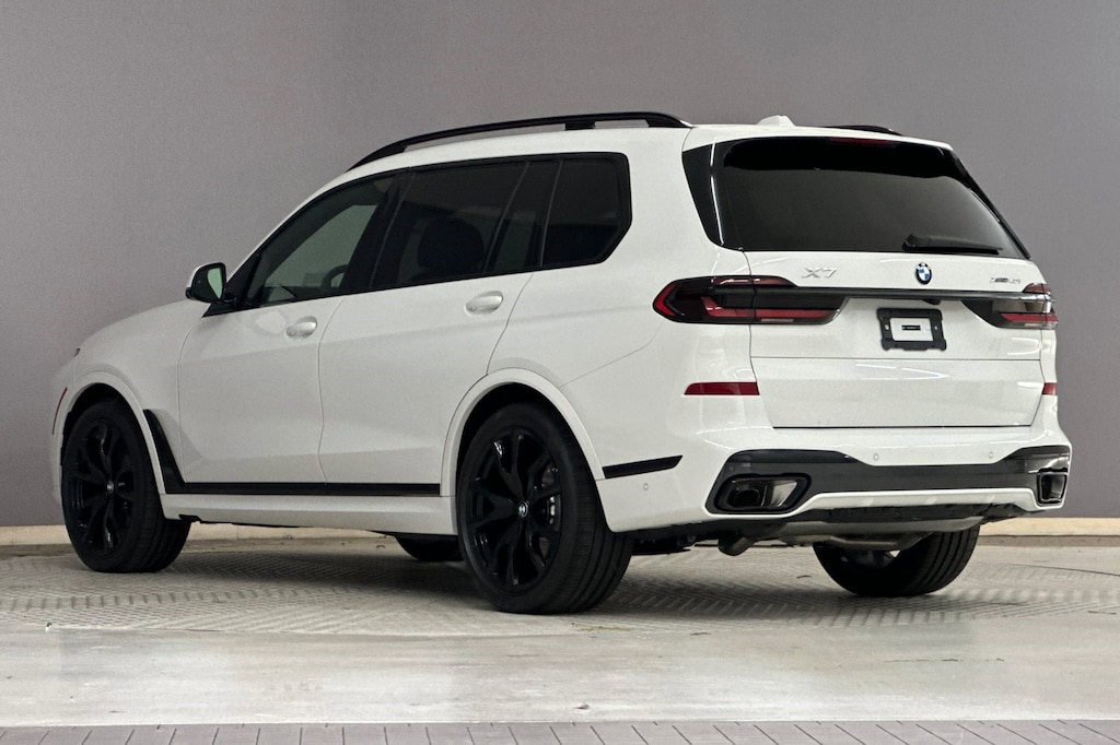 New 2026 BMW X7 xDrive40i SUV