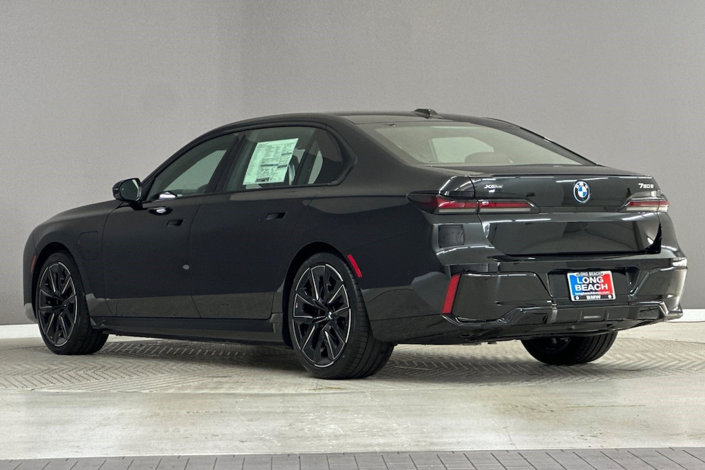 New 2026 BMW 750e xDrive Sedan