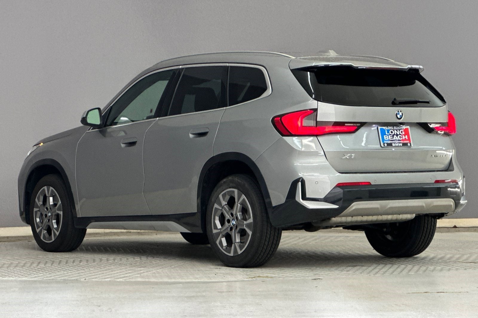2023 BMW X1 xDrive28i photo 2