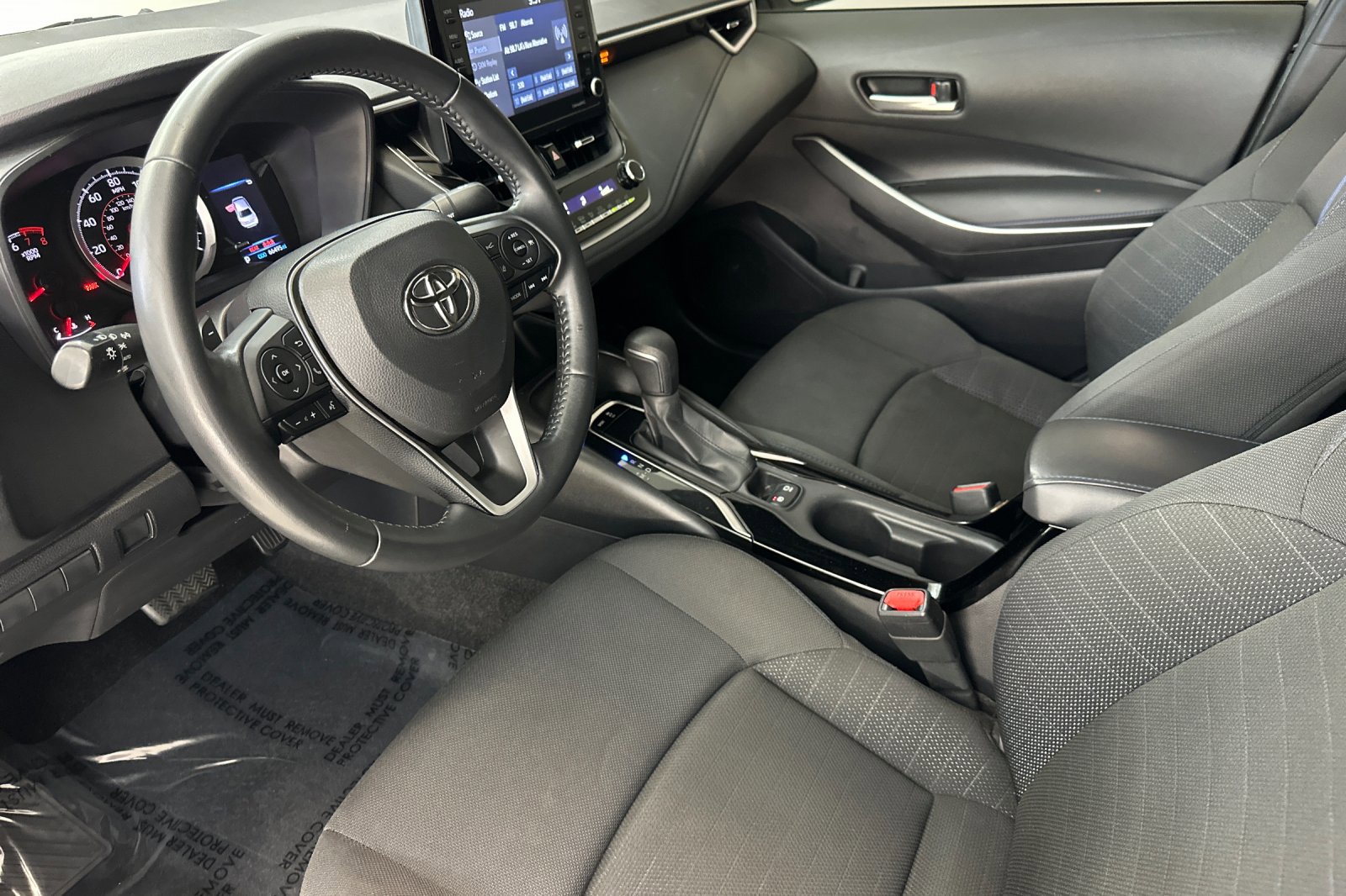 2022 Toyota Corolla SE photo 3