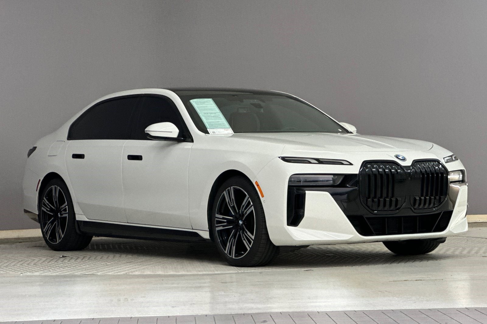 2024 BMW i7 xDrive60 photo 5
