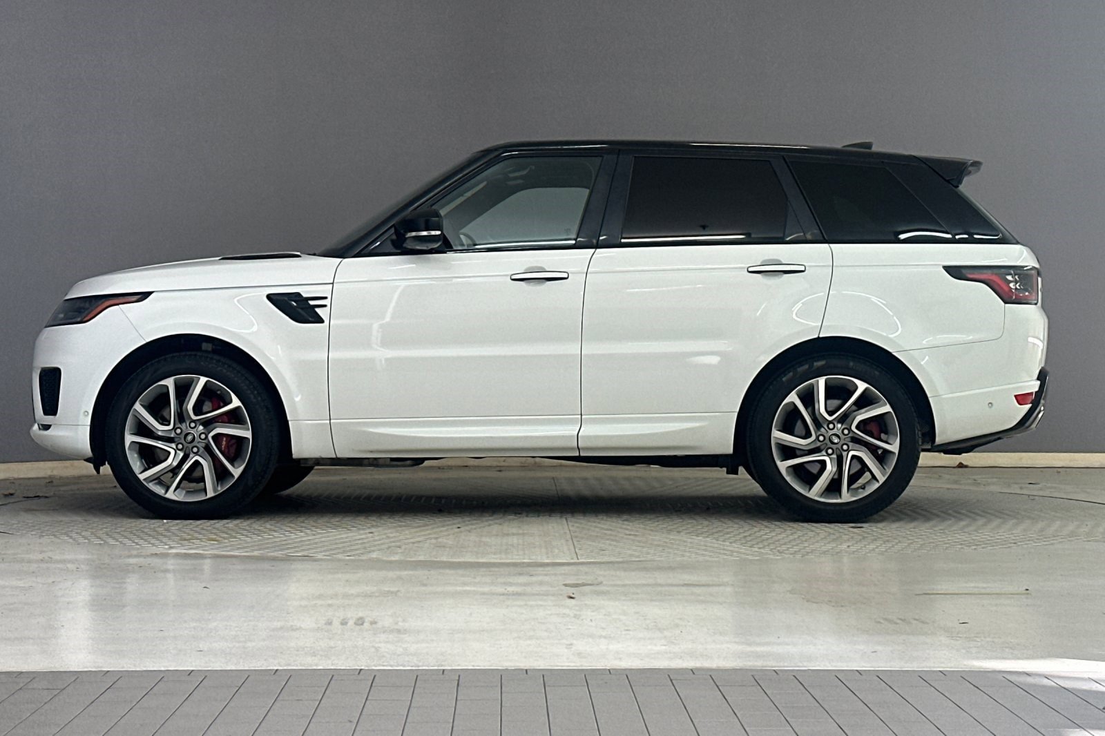 2019 Land Rover Range Rover Sport HSE Dynamic photo 2