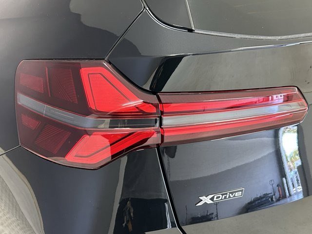 2025 BMW X3 30 xDrive photo 3