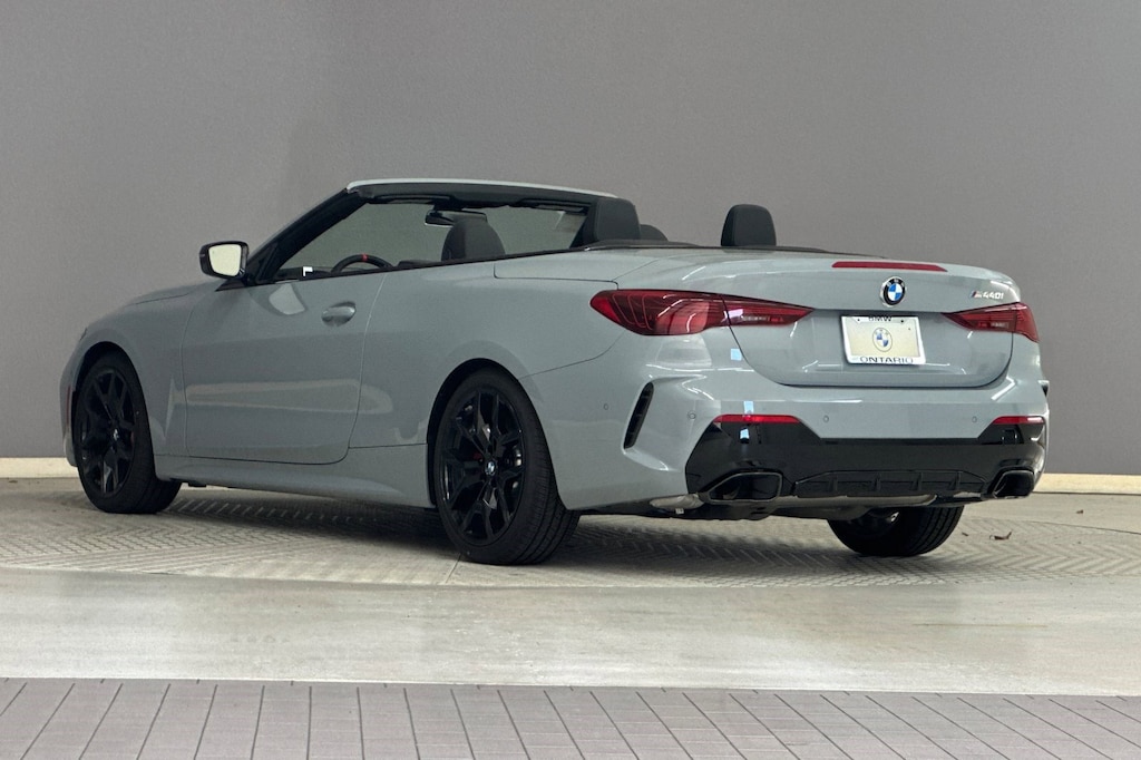 New 2025 BMW M440i Convertible
