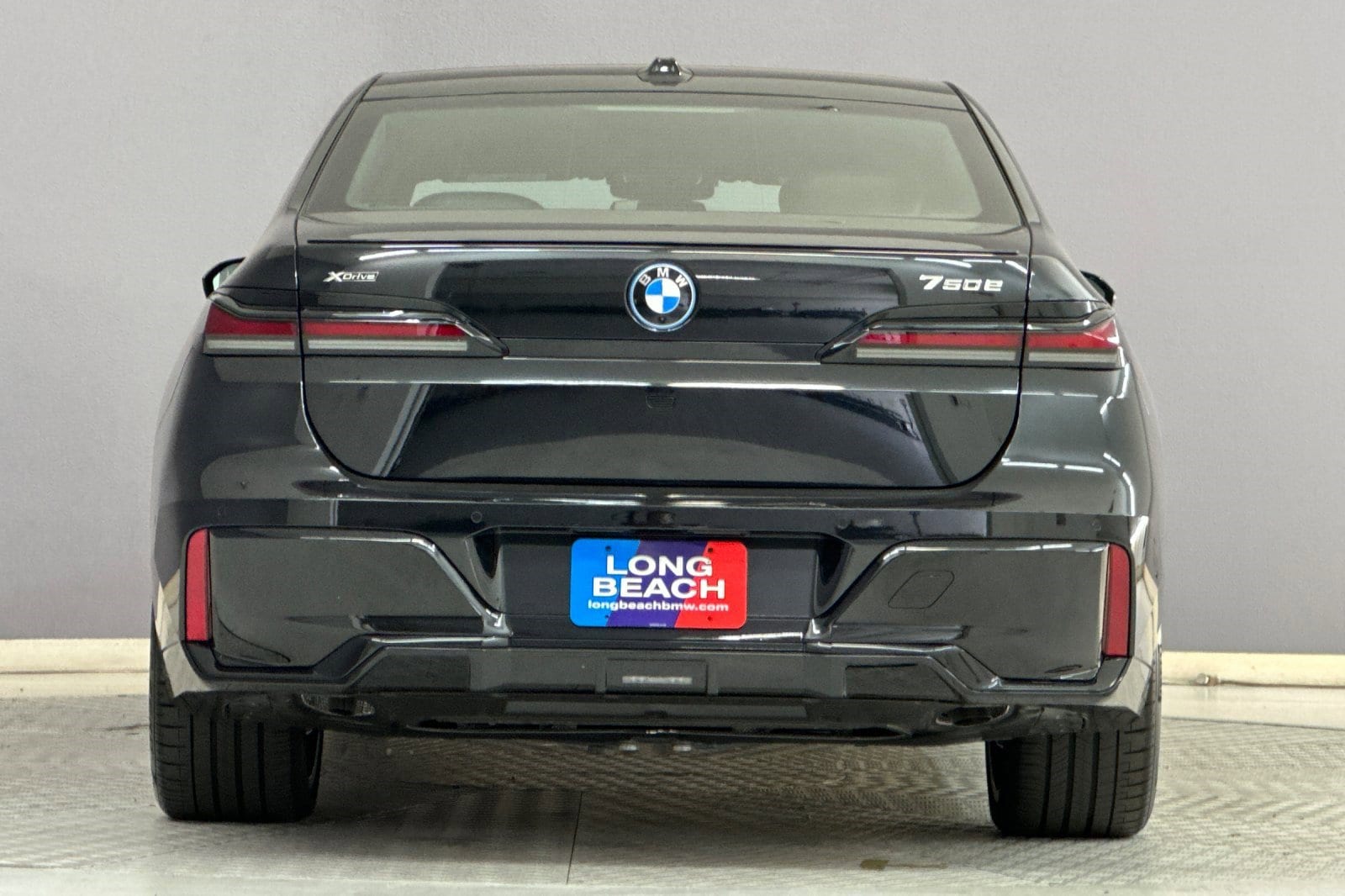 2026 BMW 7 Series 750e - Photo 9