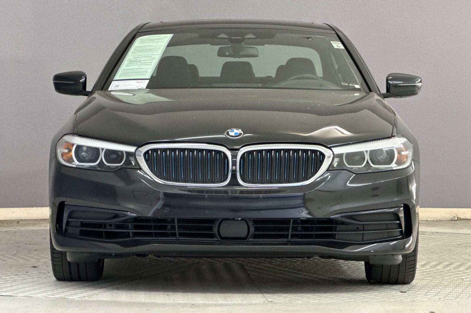 2019 BMW 530e iPerformance photo 4