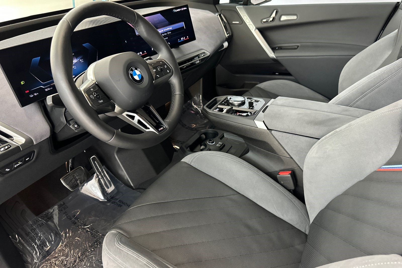 2026 BMW iX 45 - Photo 4
