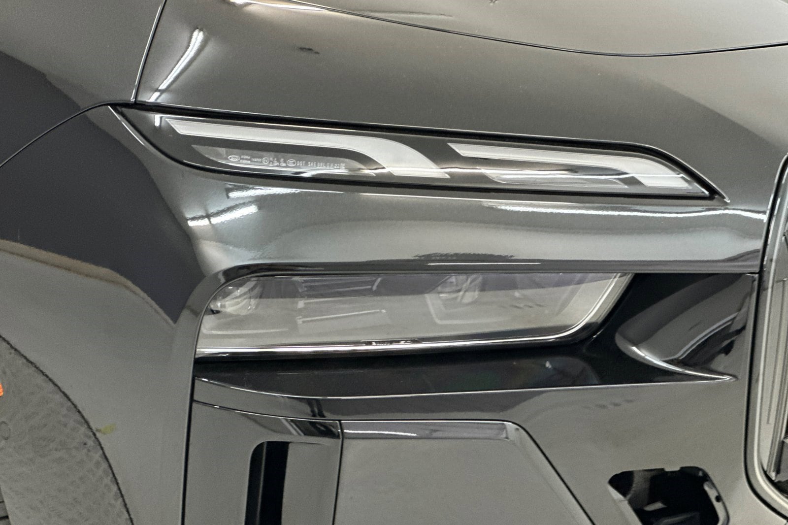 2026 BMW 7 Series 750e - Photo 10