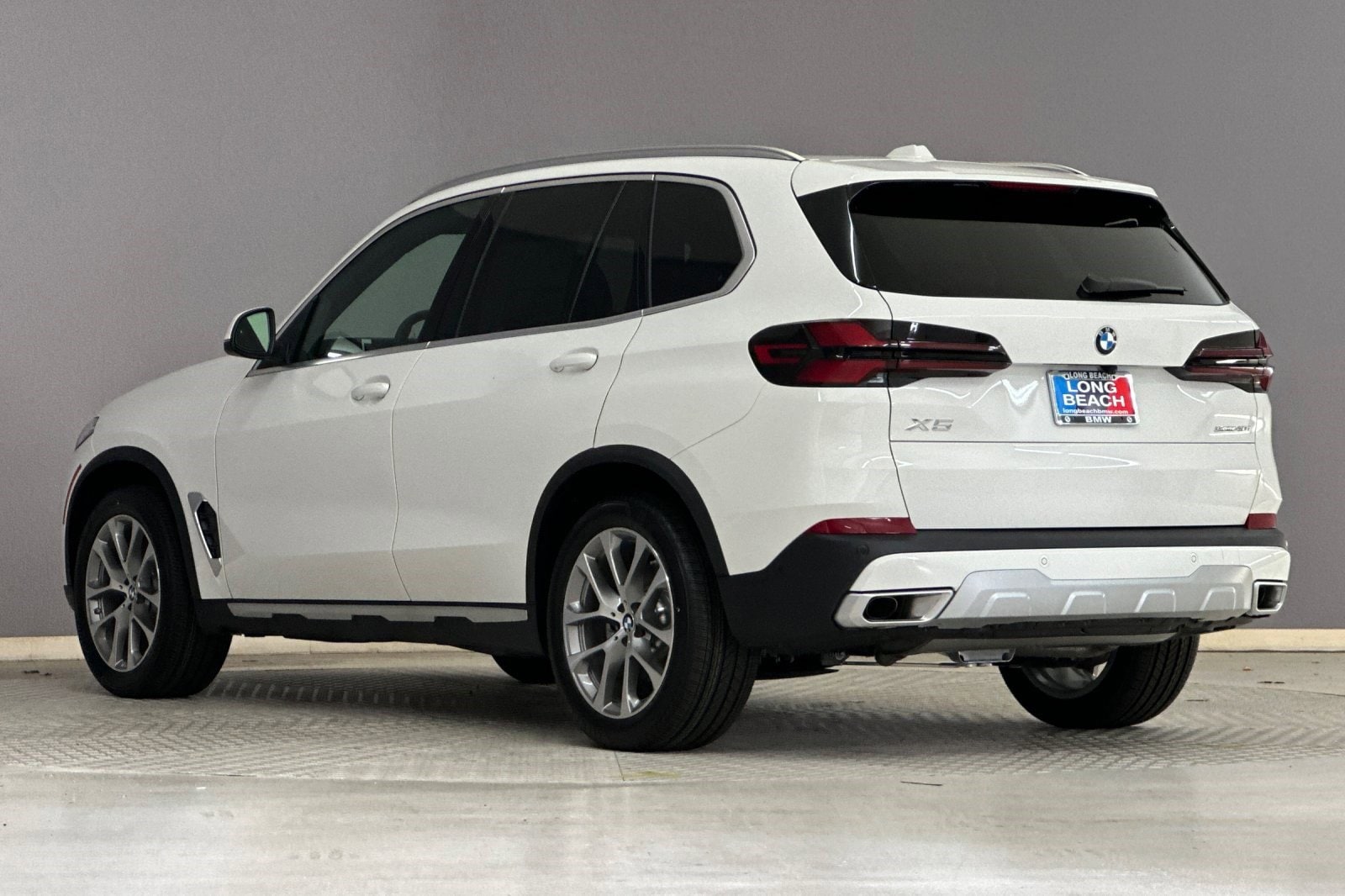 2026 BMW X5 sDrive40i photo 2
