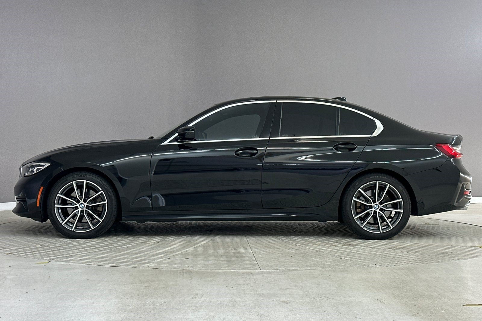 Used 2019 BMW 3 Series 330i with VIN WBA5R1C52KAK08948 for sale in Long Beach, CA