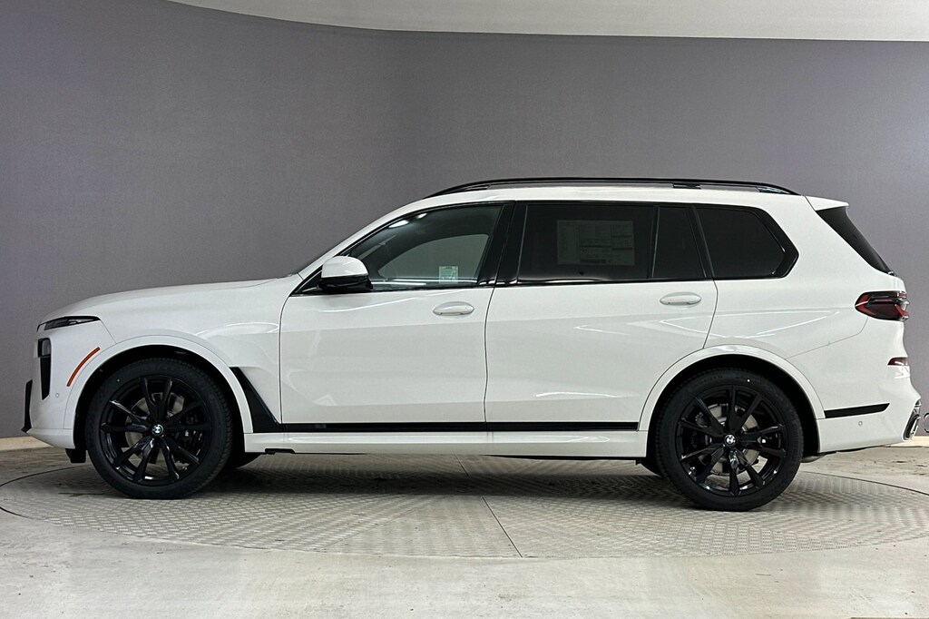 New 2026 BMW X7 xDrive40i SUV