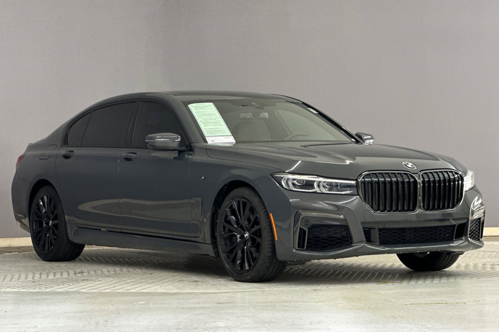 2022 BMW 740i photo 5