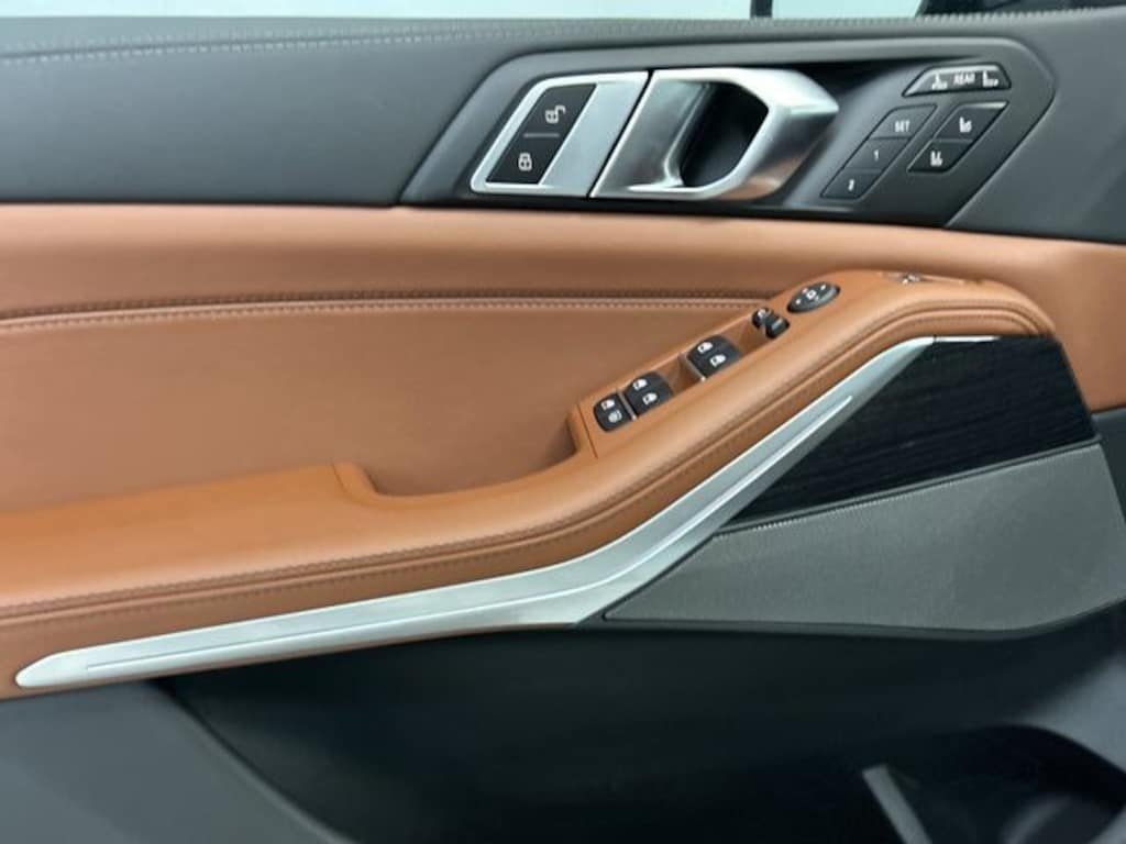 New 2026 BMW X7 M60i SUV