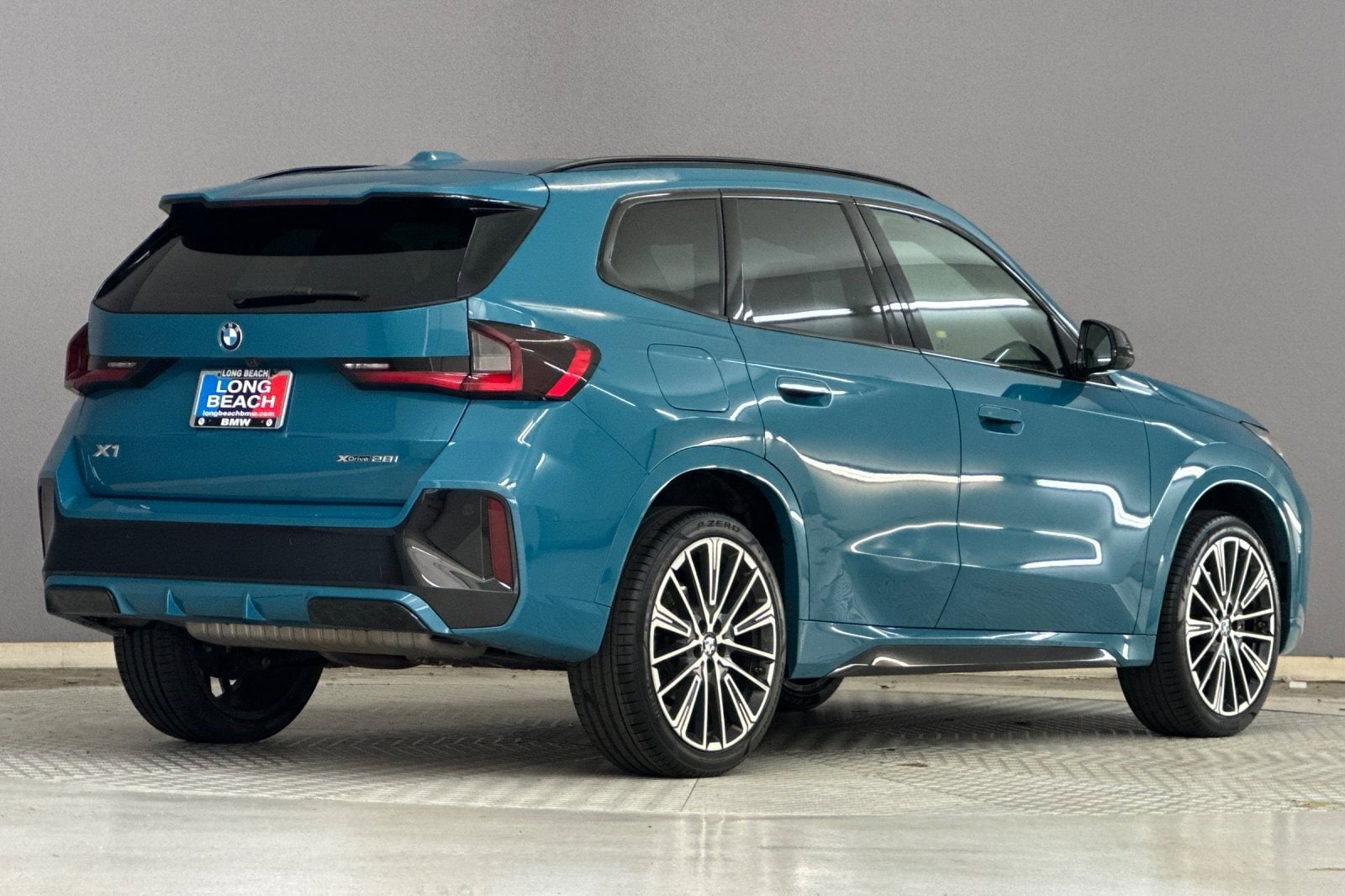 2023 BMW X1 xDrive28i photo 3