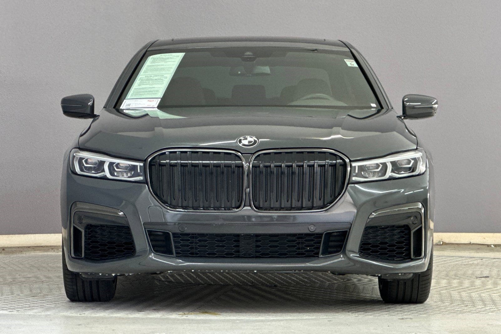 2022 BMW 740i photo 4