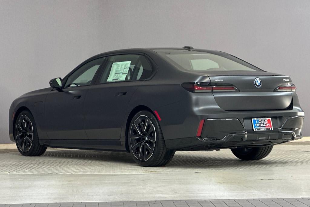 New 2026 BMW 750e xDrive Sedan