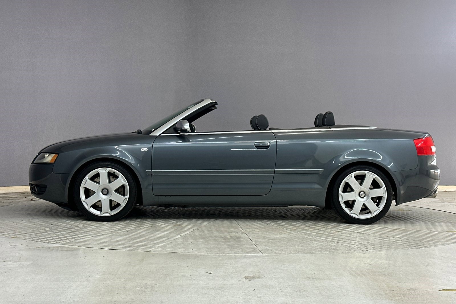 2004 Audi S4 Base photo 2