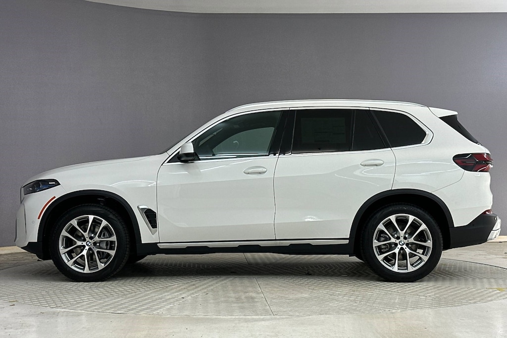 New 2026 BMW X5 sDrive40i SUV