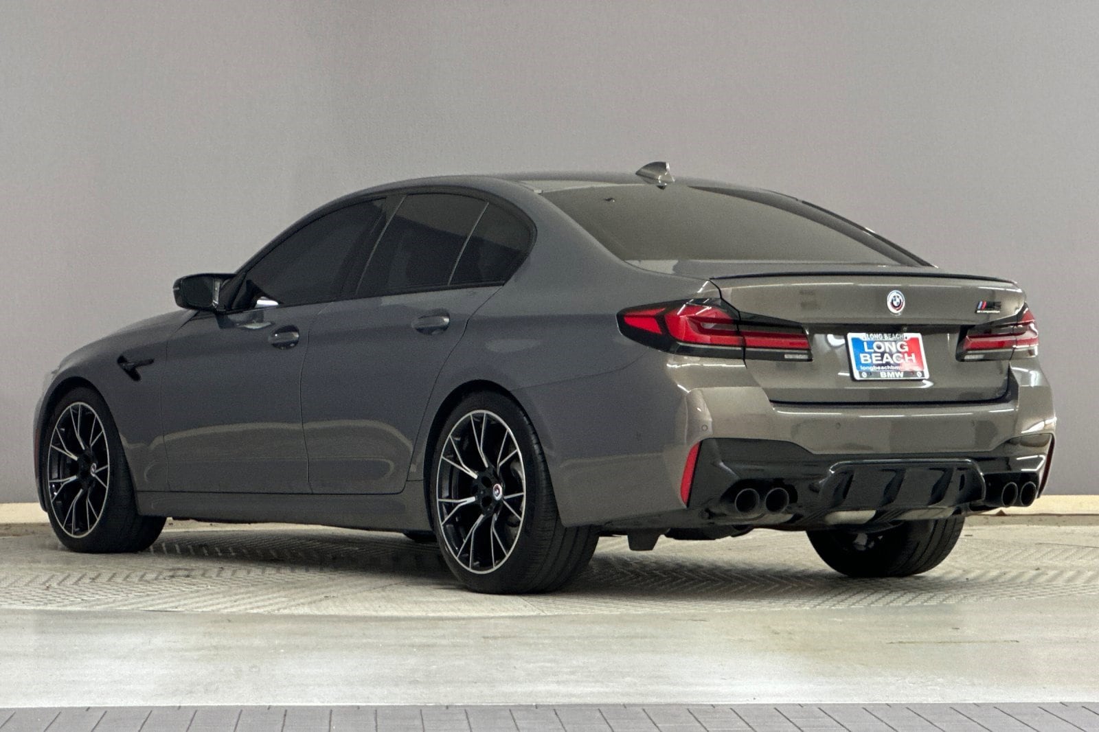 2023 BMW M5 photo 2