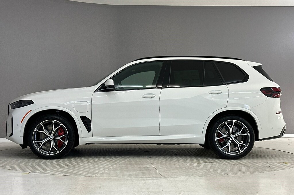 New 2026 BMW X5 PHEV xDrive50e SUV