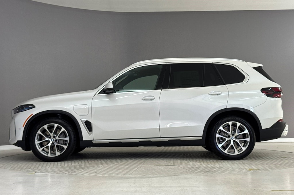 New 2026 BMW X5 PHEV xDrive50e SUV