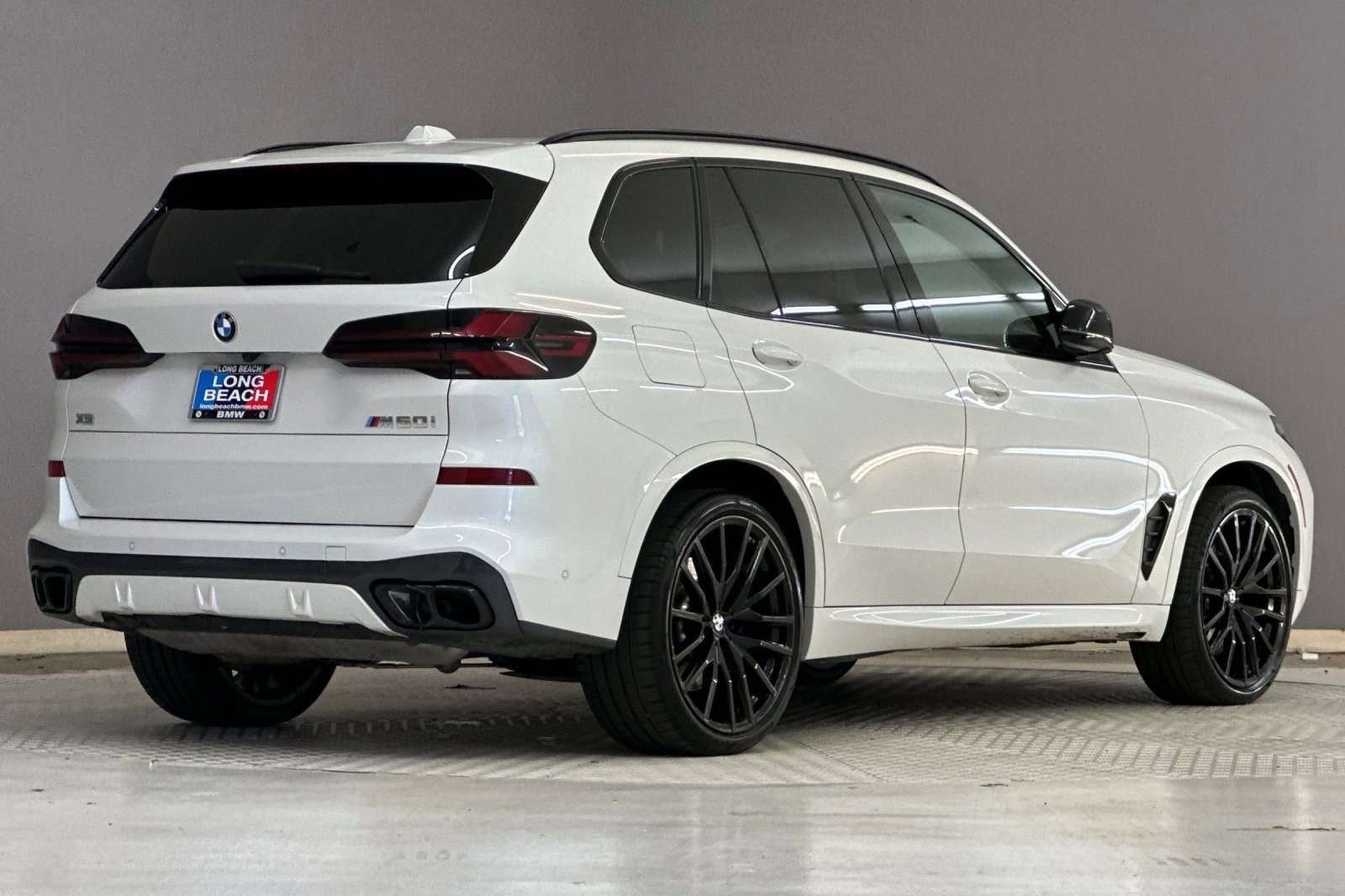 2024 BMW X5 M60i photo 3