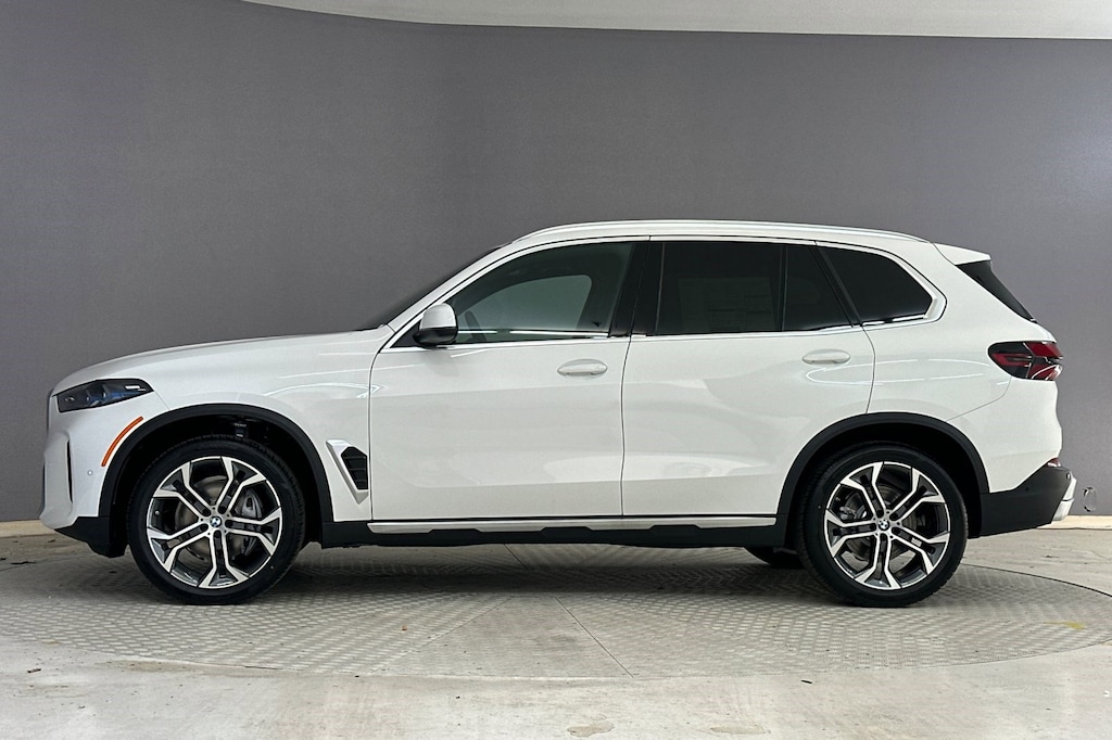 New 2026 BMW X5 sDrive40i SUV