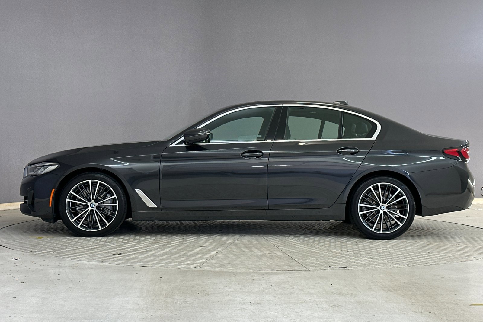 2023 Bmw 530i photo 2