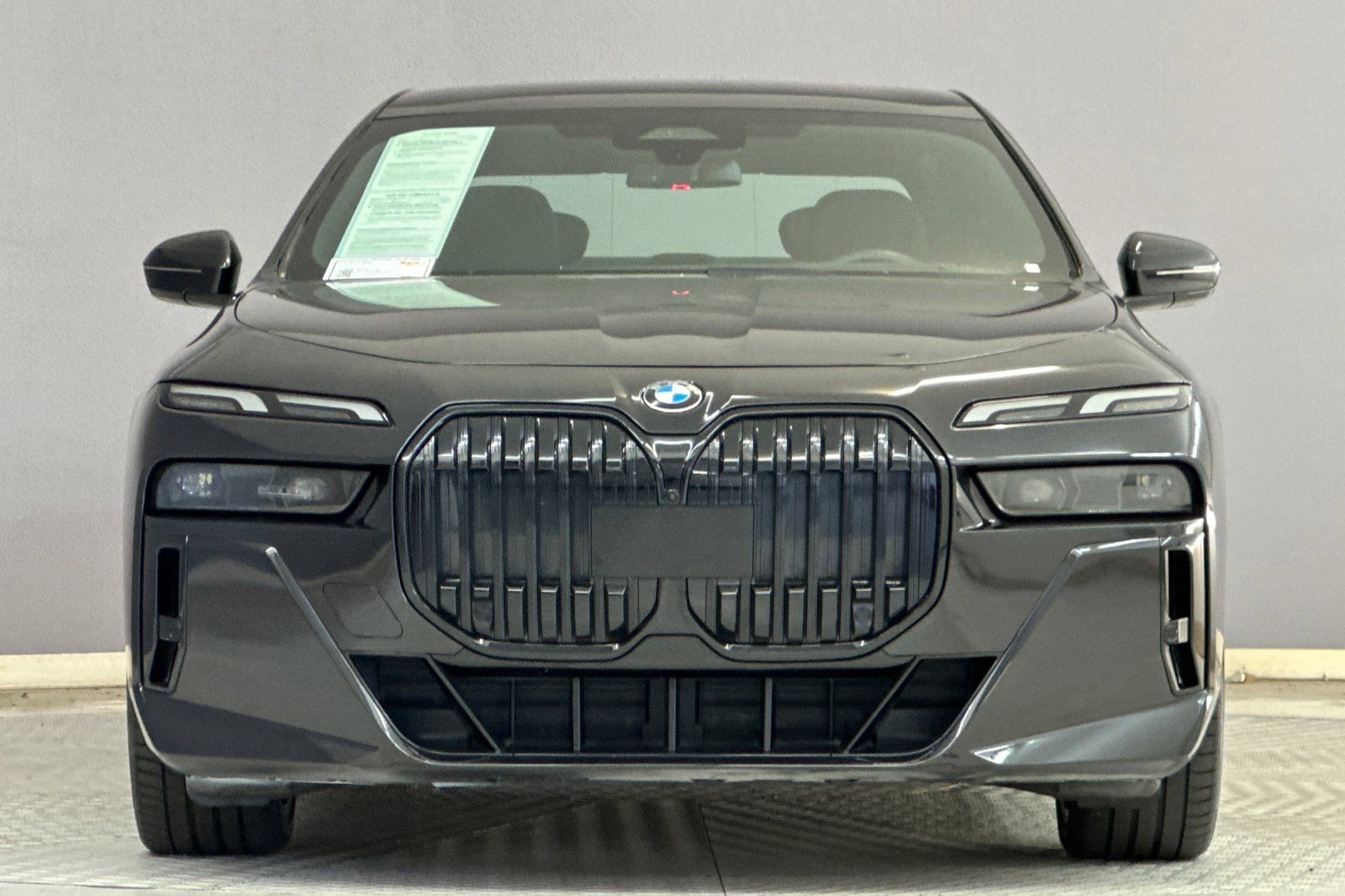 2024 BMW 740i photo 4