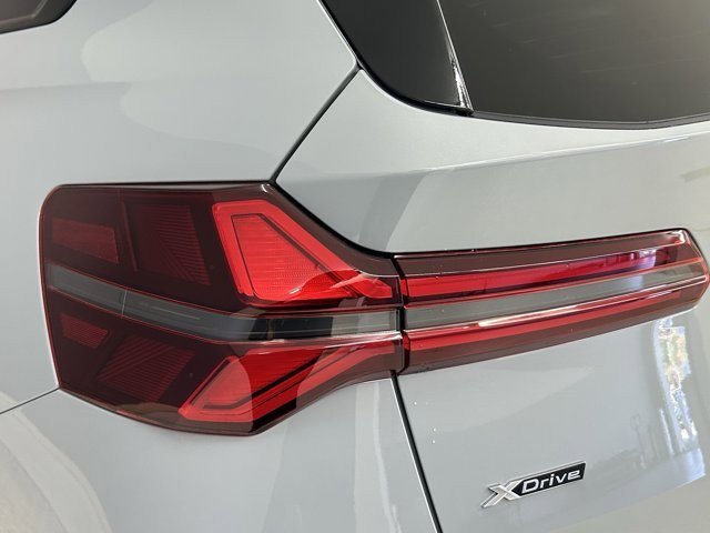 2025 BMW X3 30 xDrive photo 3