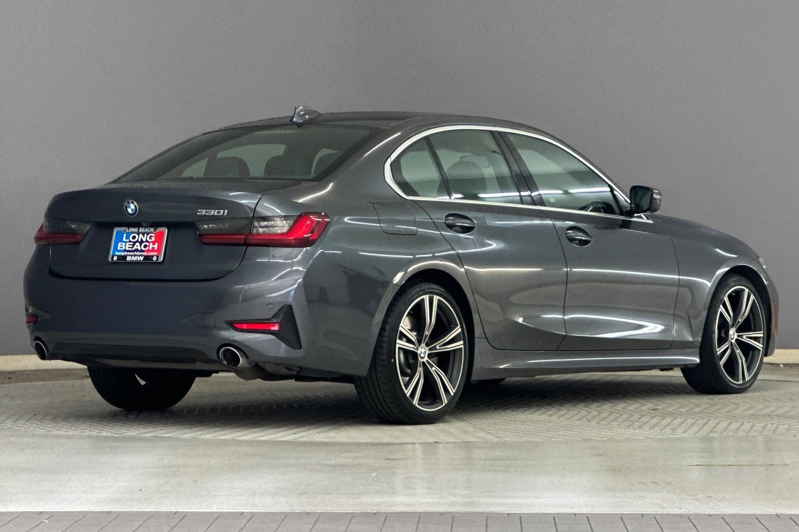 2022 BMW 330i photo 3