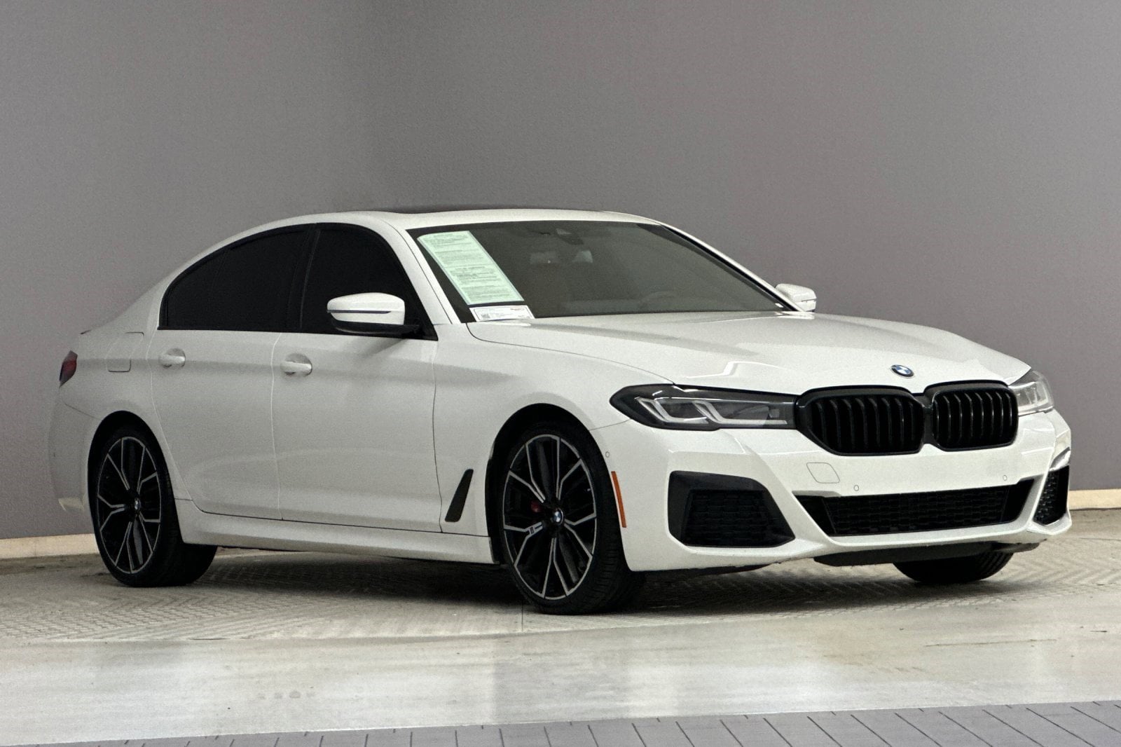 2023 BMW 530i photo 5