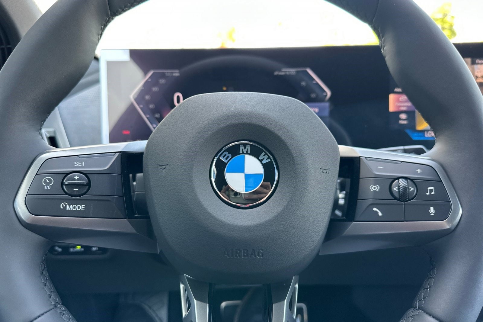 2026 BMW iX 45 - Photo 15