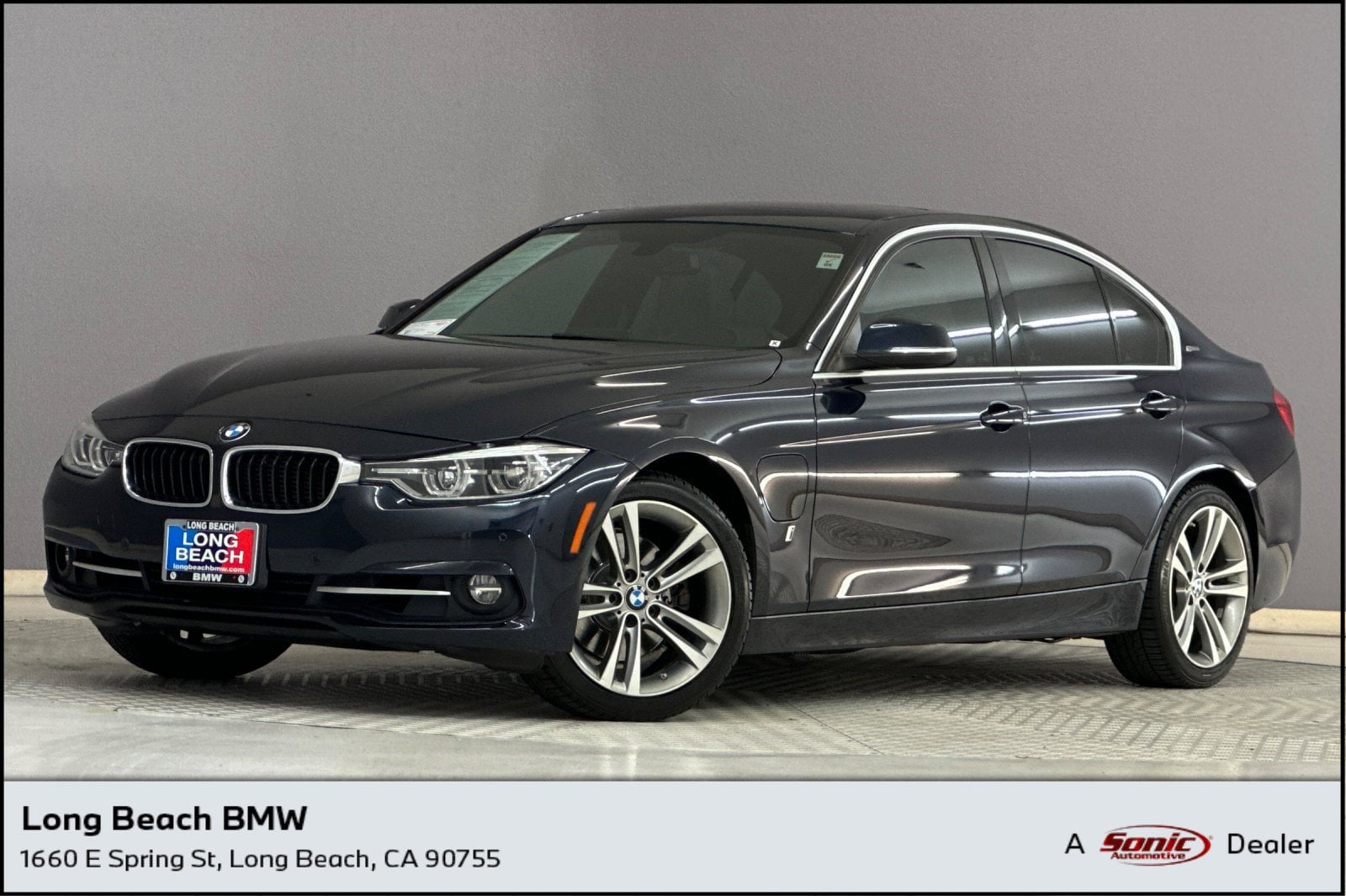 2017 BMW 3 Series 330e iPerformance Sedan's photo