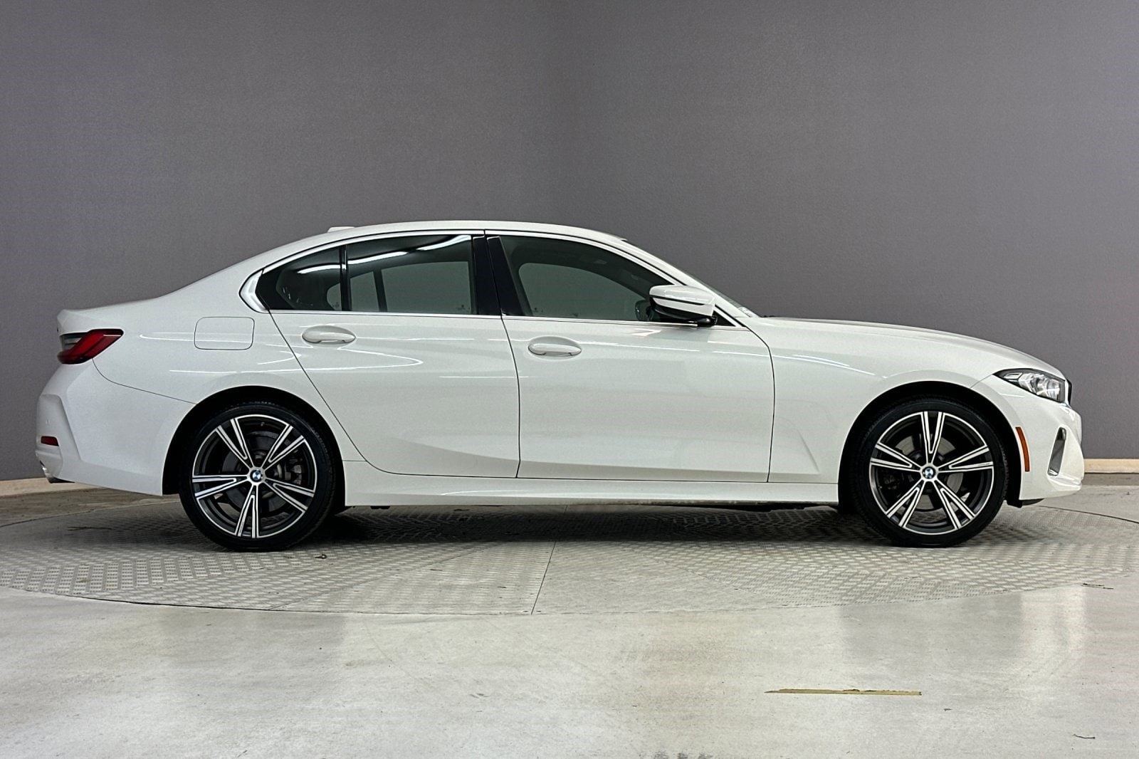 2024 BMW 330i xDrive photo 6