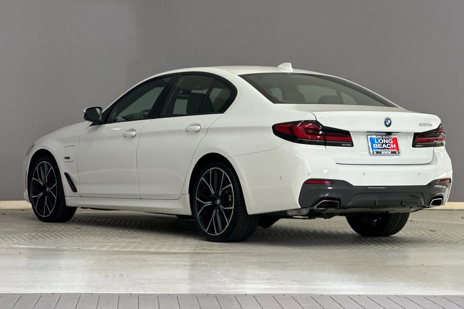 2023 Bmw 530e 5-Series photo 2
