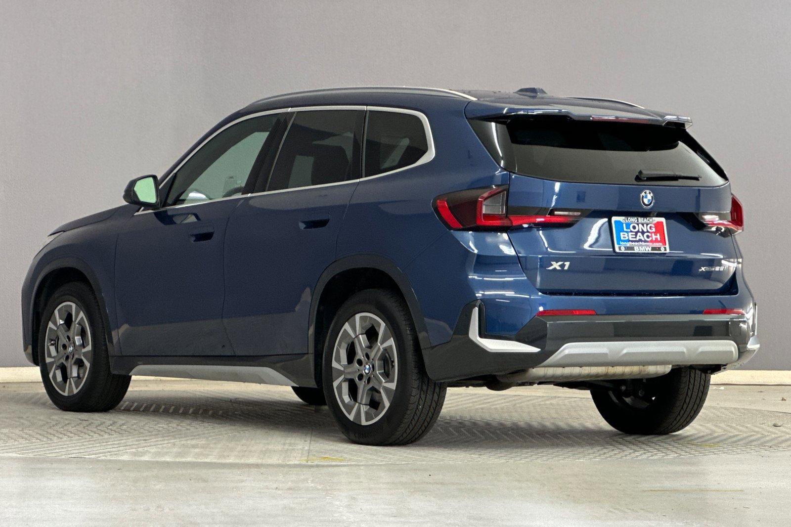 2025 Bmw X1 XDrive28i photo 2