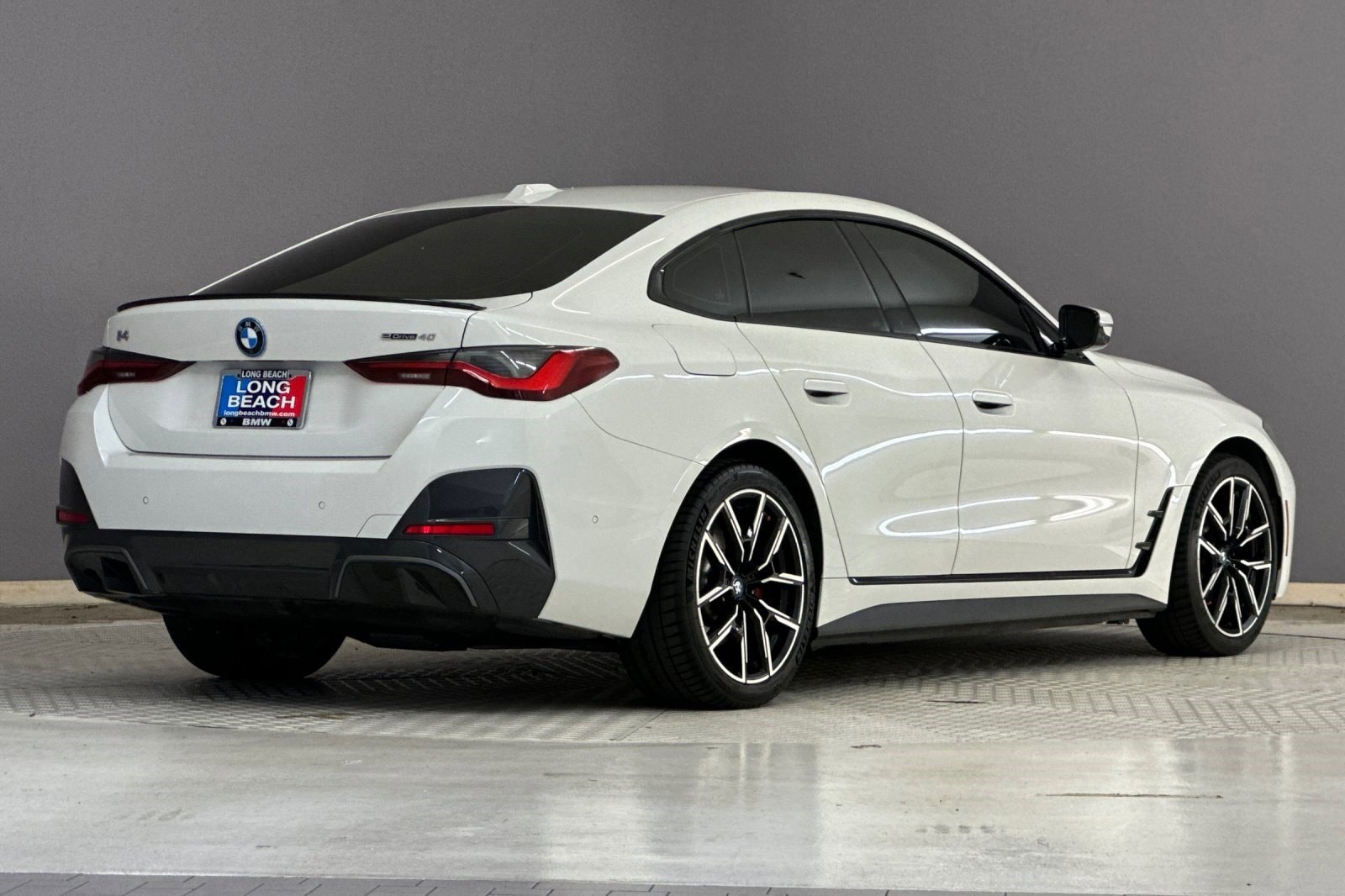 2024 BMW i4 eDrive40 photo 3