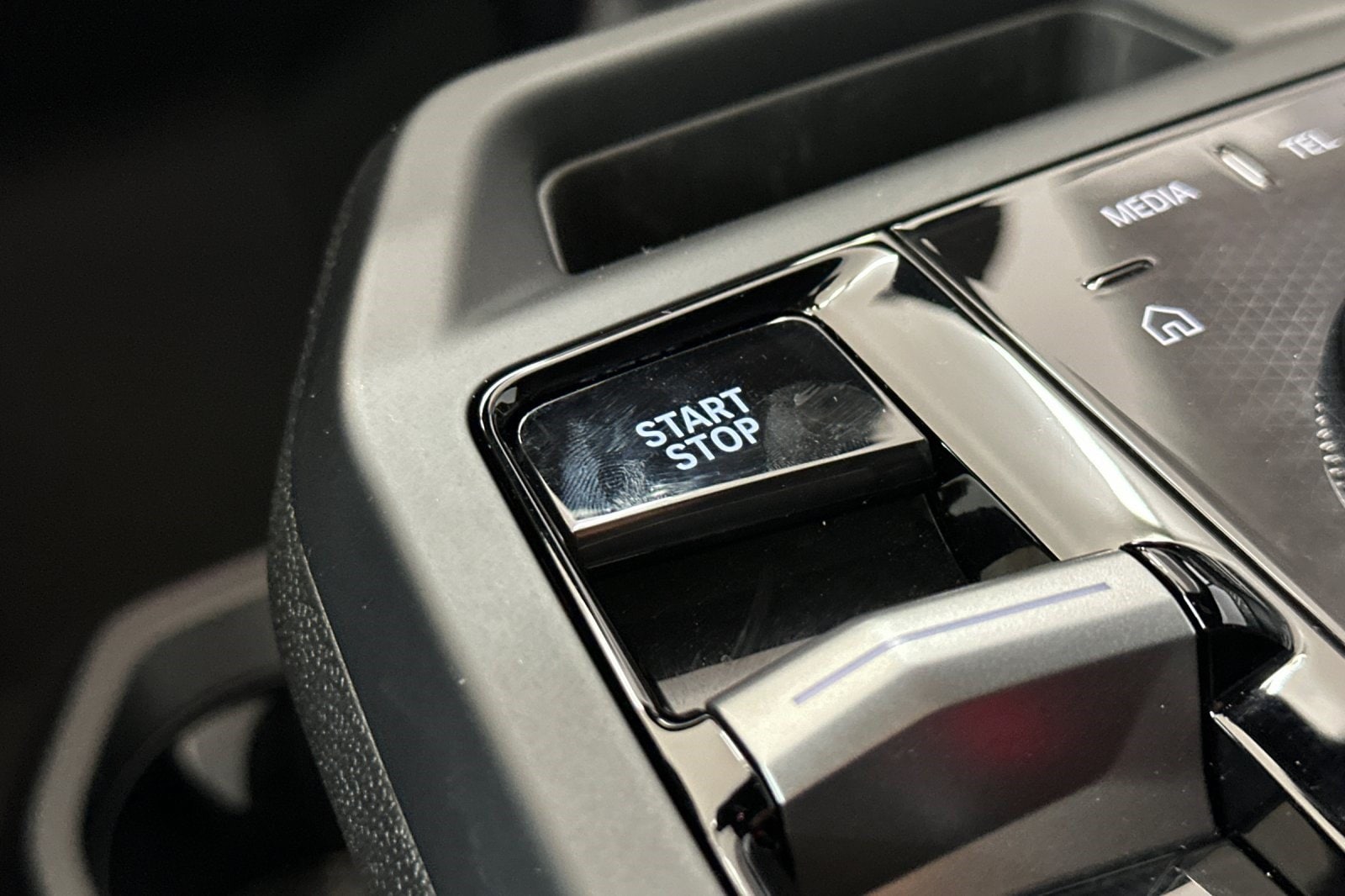 2026 BMW iX 45 - Photo 34
