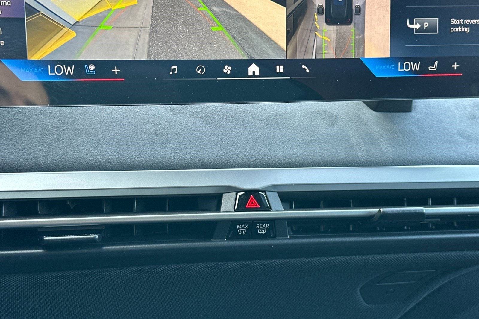 2026 BMW iX 45 - Photo 25