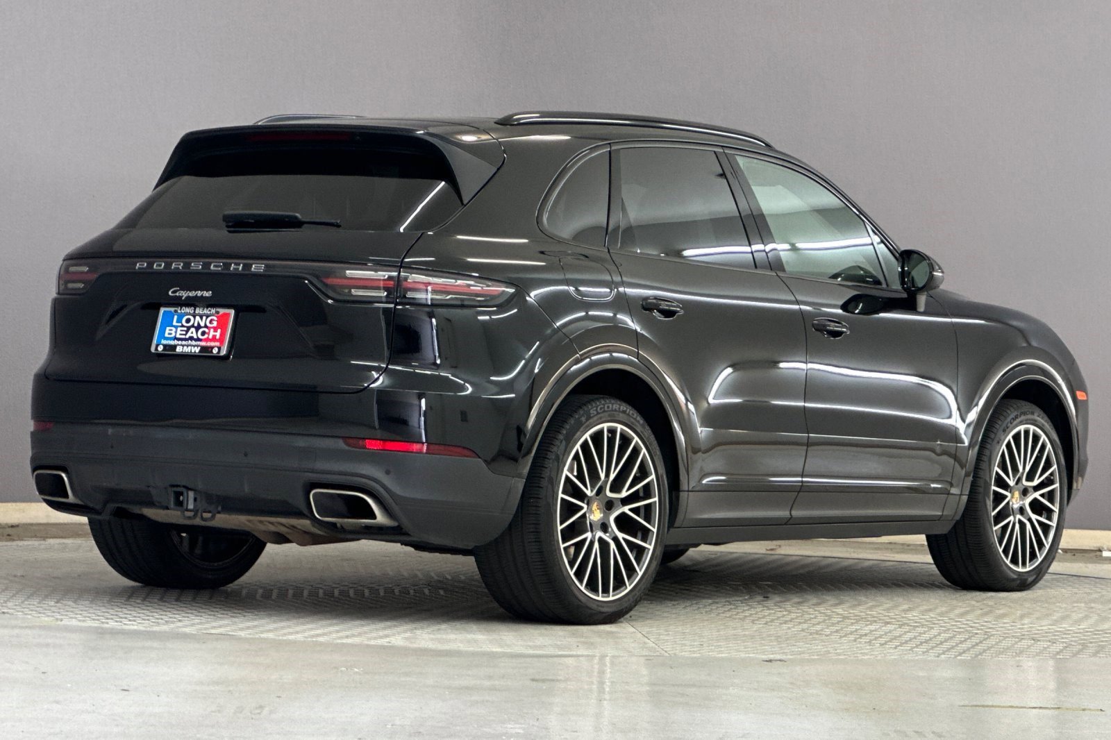 2023 Porsche Cayenne photo 3