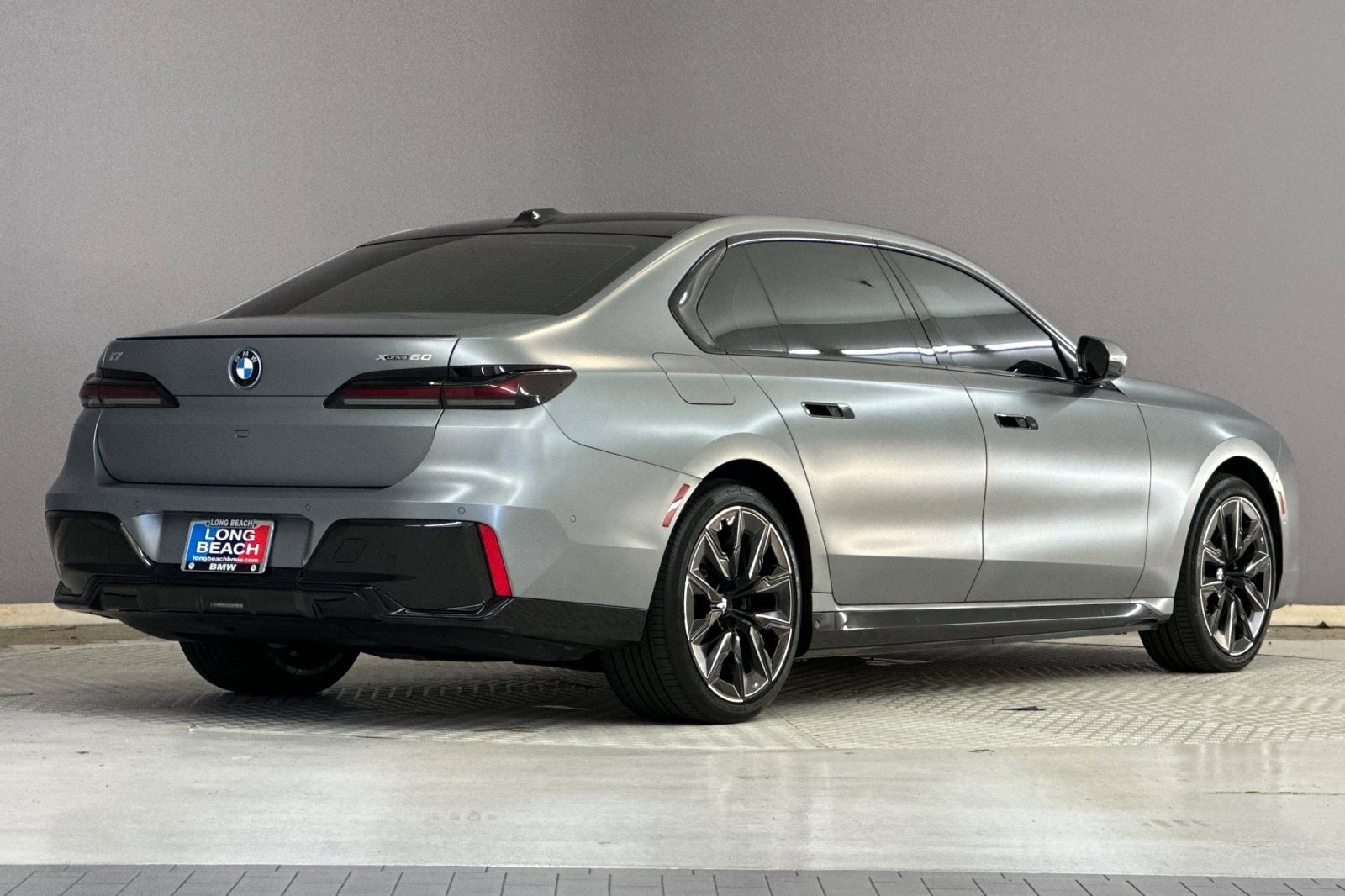 2023 BMW i7 xDrive60 photo 3