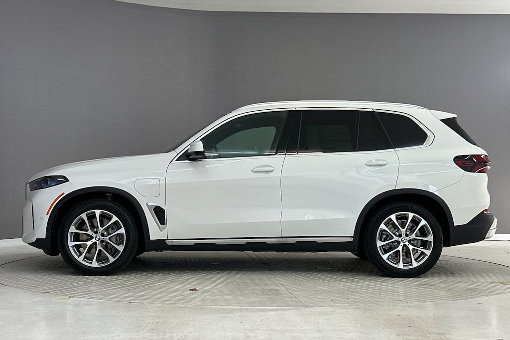 New 2026 BMW X5 PHEV xDrive50e SUV