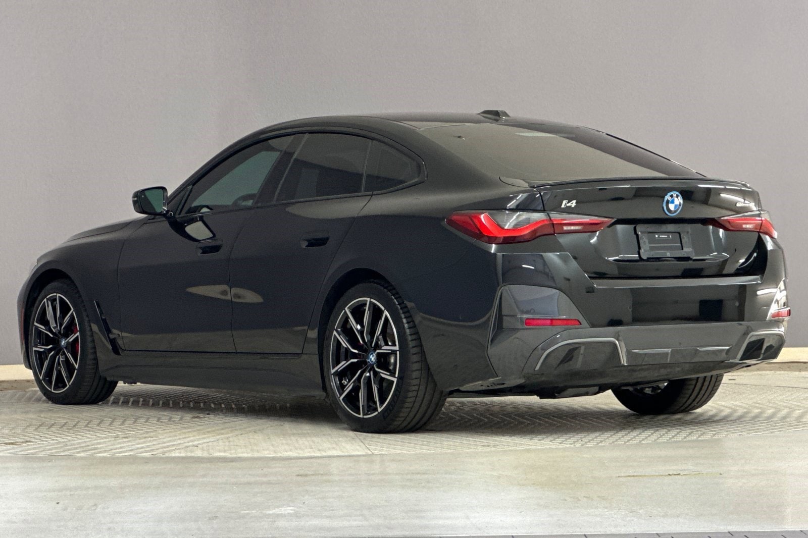 2024 BMW i4 eDrive40 photo 2