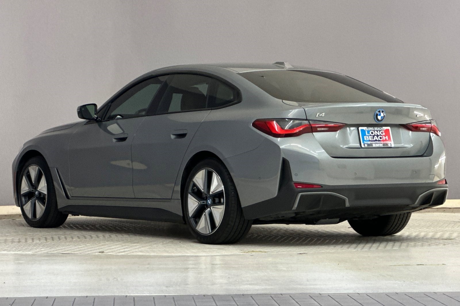 2023 BMW i4 eDrive35 photo 2
