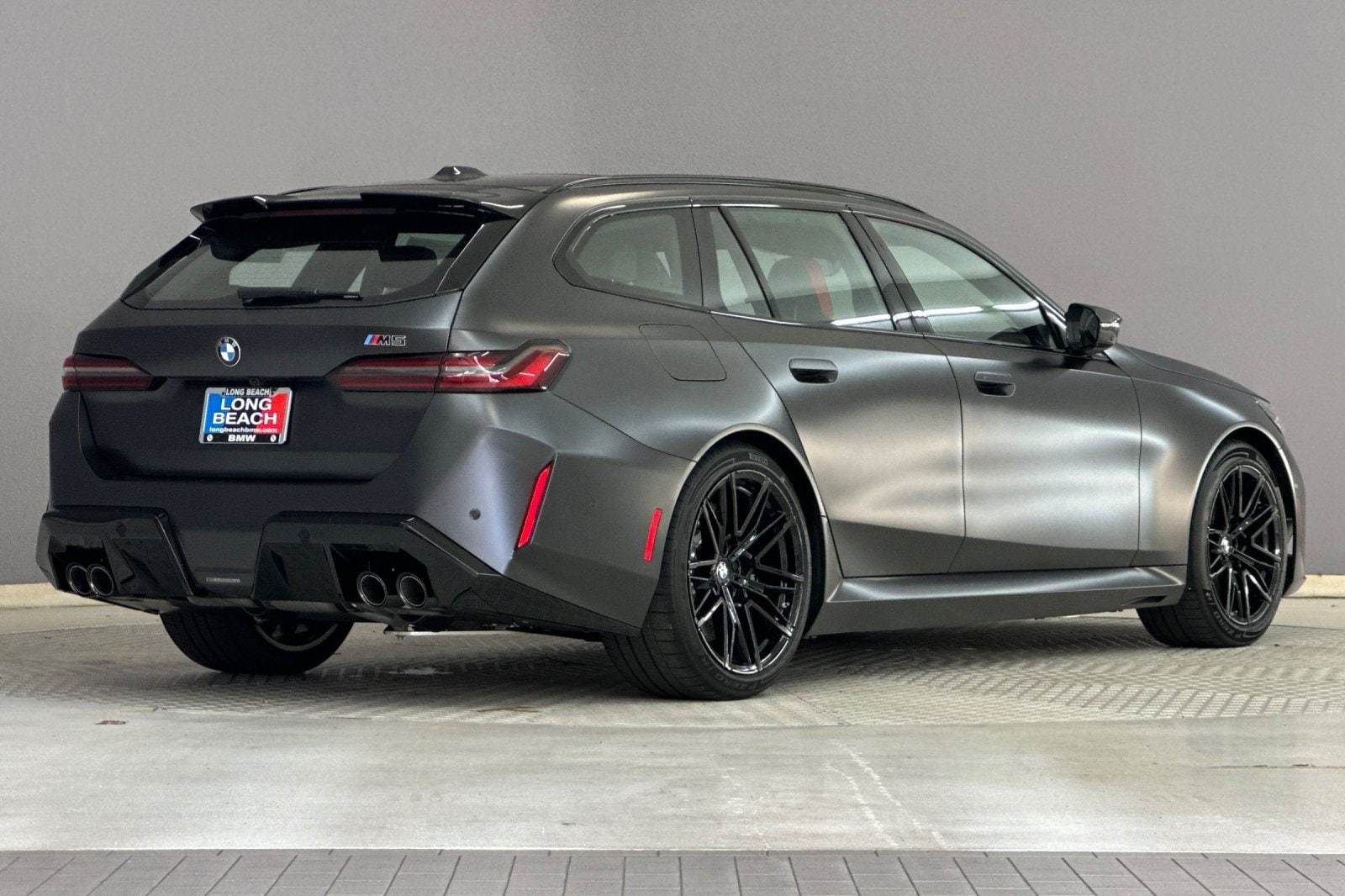 M5 Base Wagon