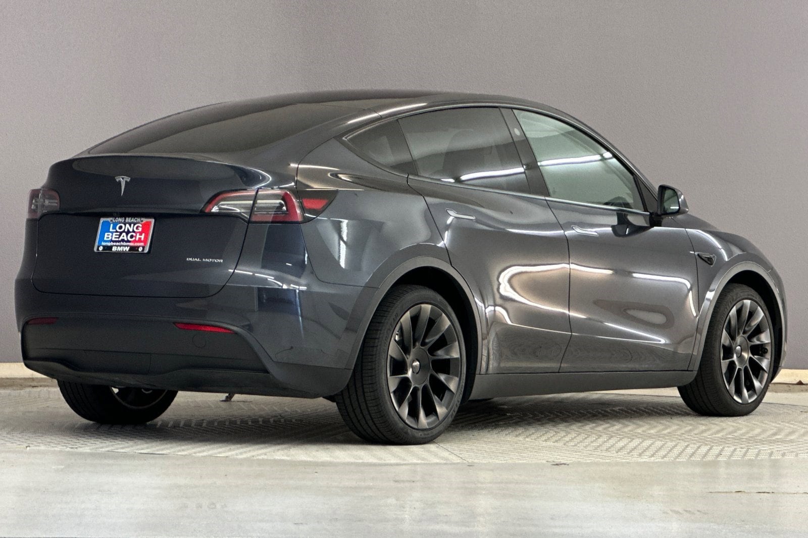 2024 Tesla Model Y Long Range photo 3