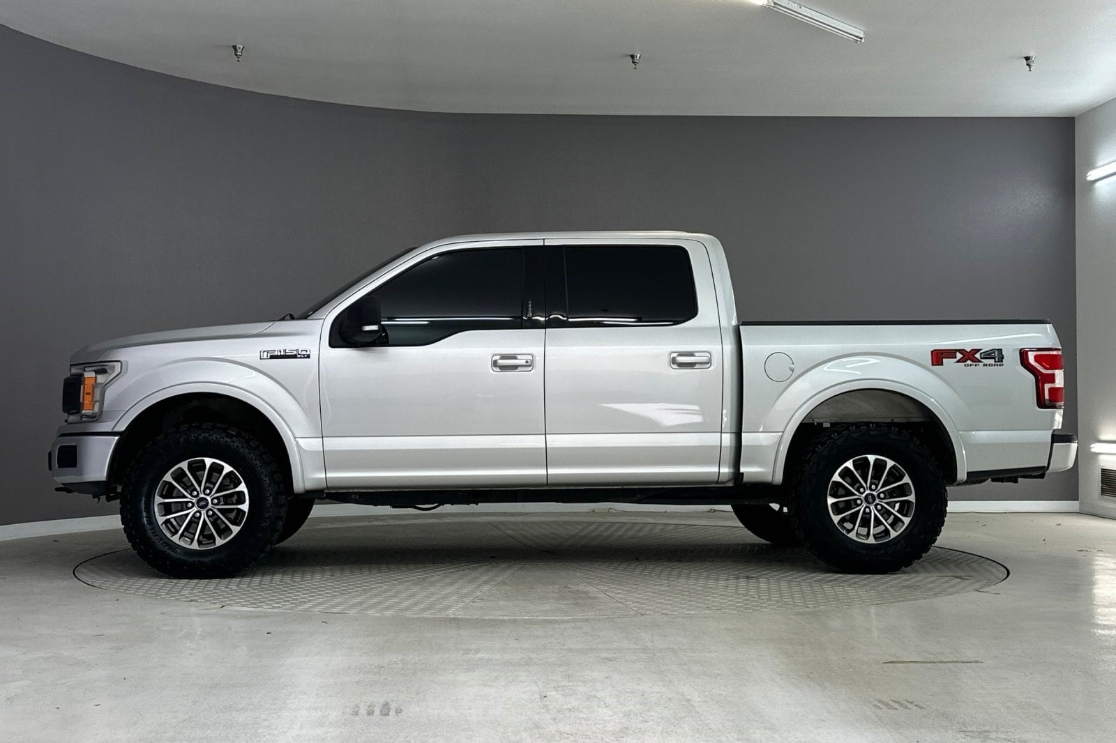 Used 2018 Ford F-150 XLT with VIN 1FTEW1EP8JKC83768 for sale in Long Beach, CA