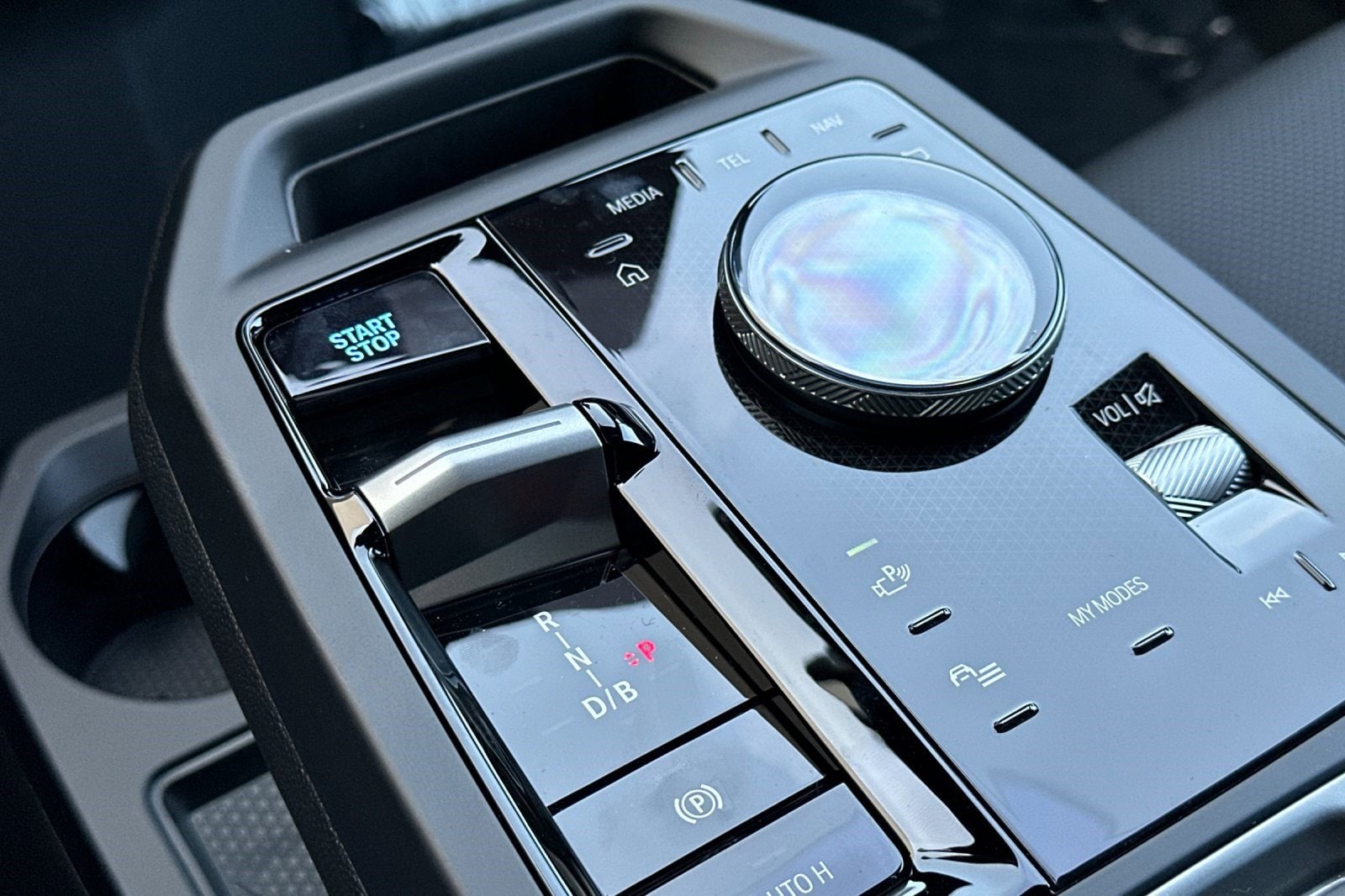 2026 BMW iX 45 - Photo 17