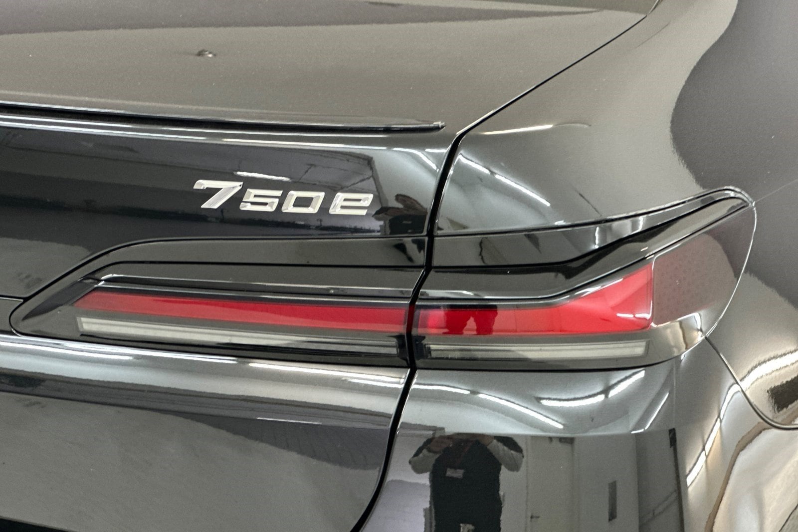 2026 BMW 7 Series 750e - Photo 12